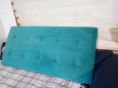Respaldo de cama tapizado en terciopelo turquesa - miniatura 3