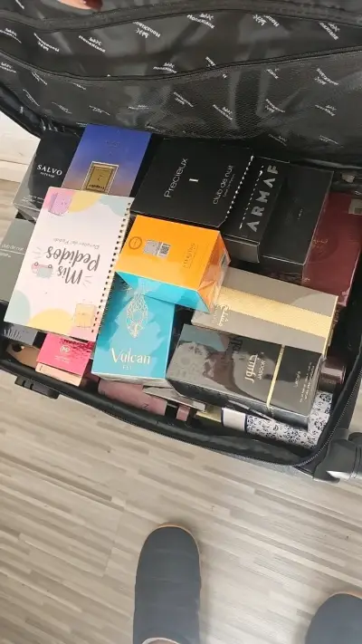 perfumes variados de lujo - miniatura 1