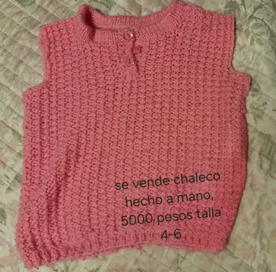Chaleco sin mangas tejido a mano rosa - miniatura 3