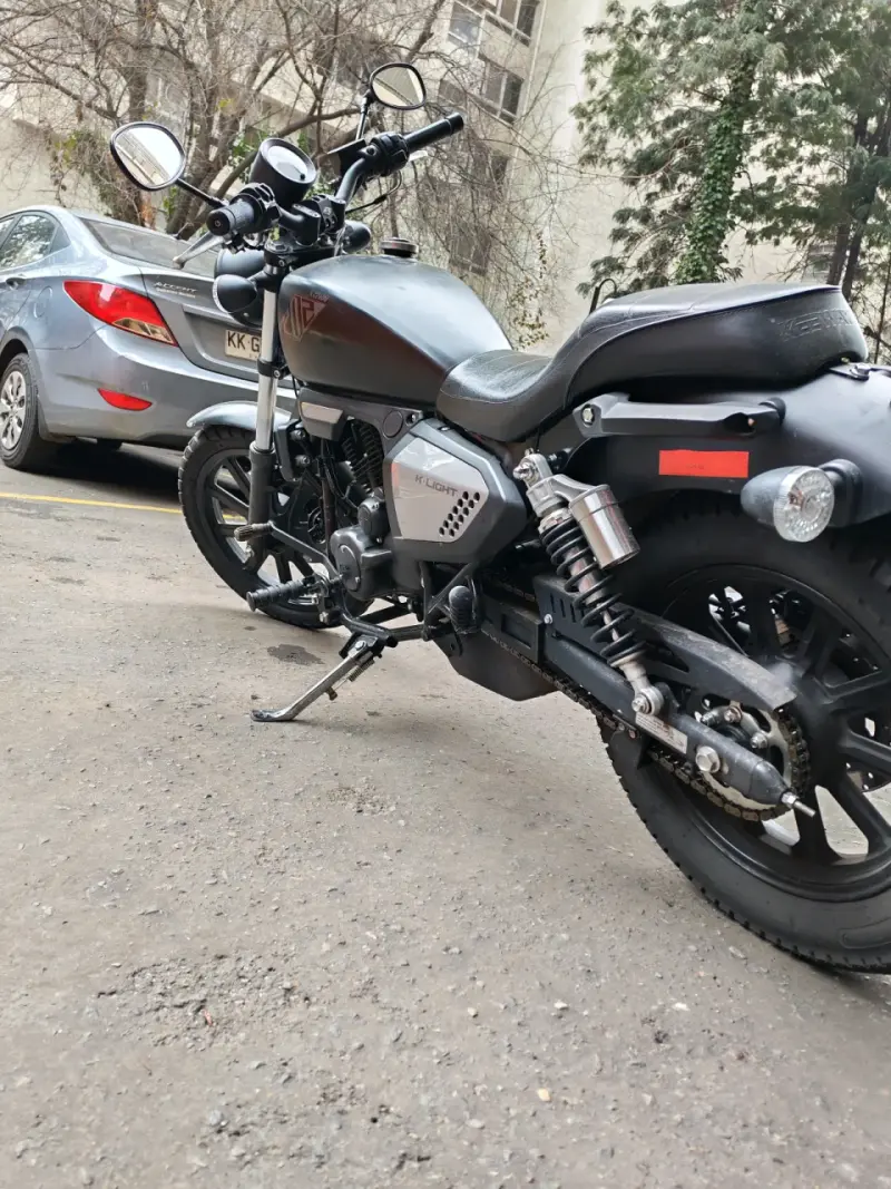 Moto Keeway K-Light 202 en buen estado - 1