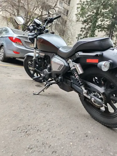 Moto Keeway K-Light 202 en buen estado - miniatura 1