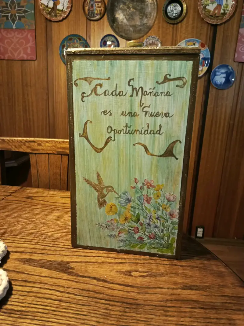 Caja para te de madera pintada a mano - 1