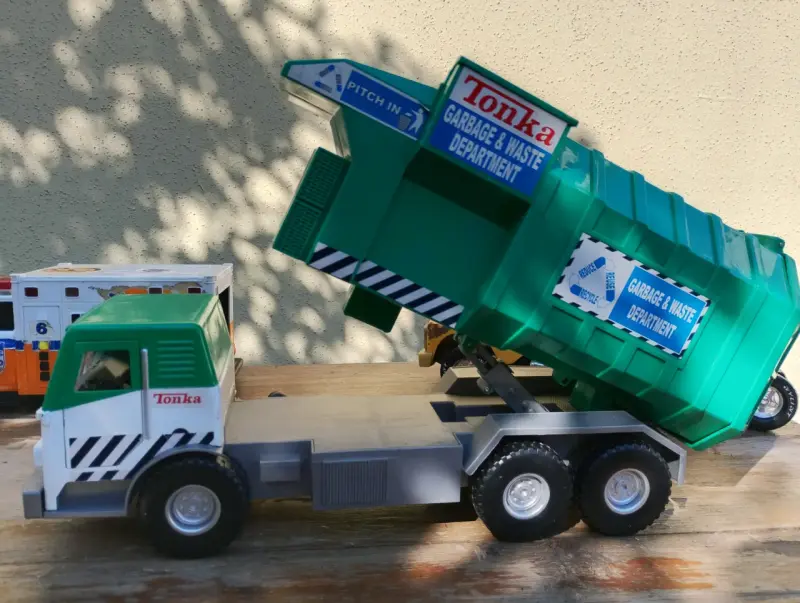 Set de camiones de juguete Tonka y Buddy L - 3