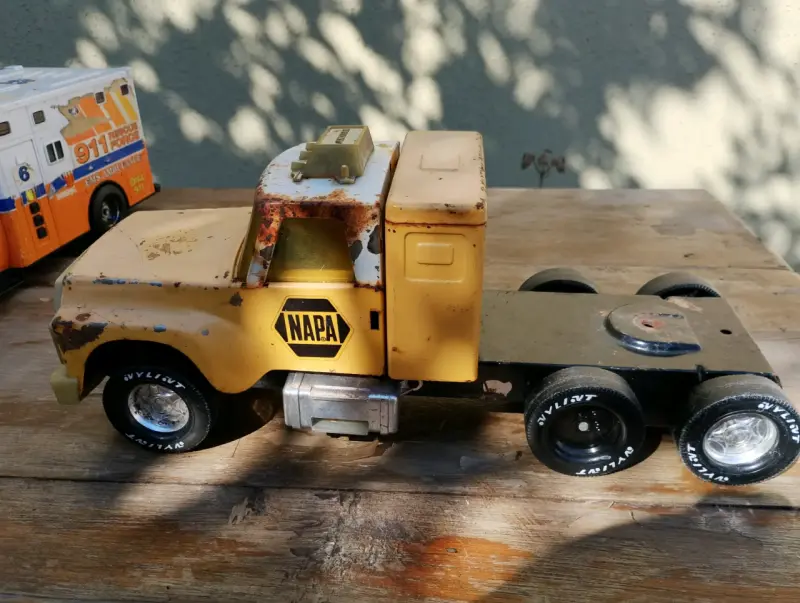 Set de camiones de juguete Tonka y Buddy L - 5