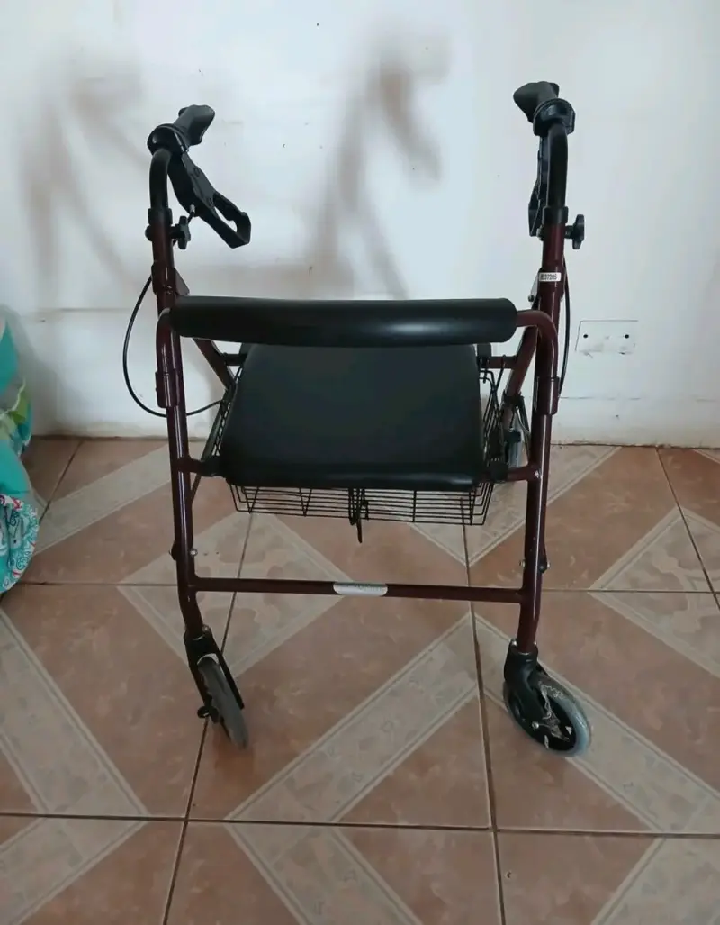 Andador con asiento y frenos para adultos - 2