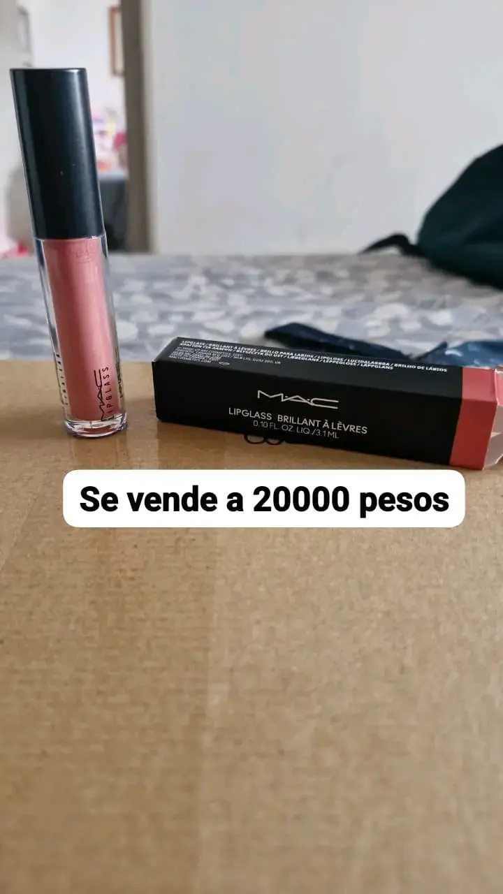 Brillo labial MAC Lipglass nuevo