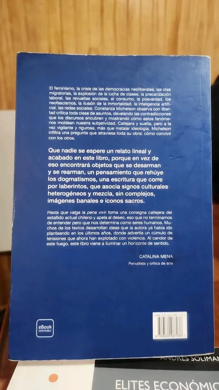 Libro 'Hasta Que Valga La Pena Vivir' de Constanza Michelson - 2