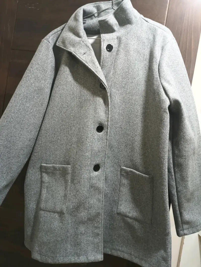 Abrigo gris de lana para hombre