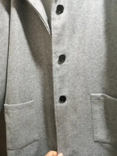 Abrigo gris de lana para hombre - miniatura 2