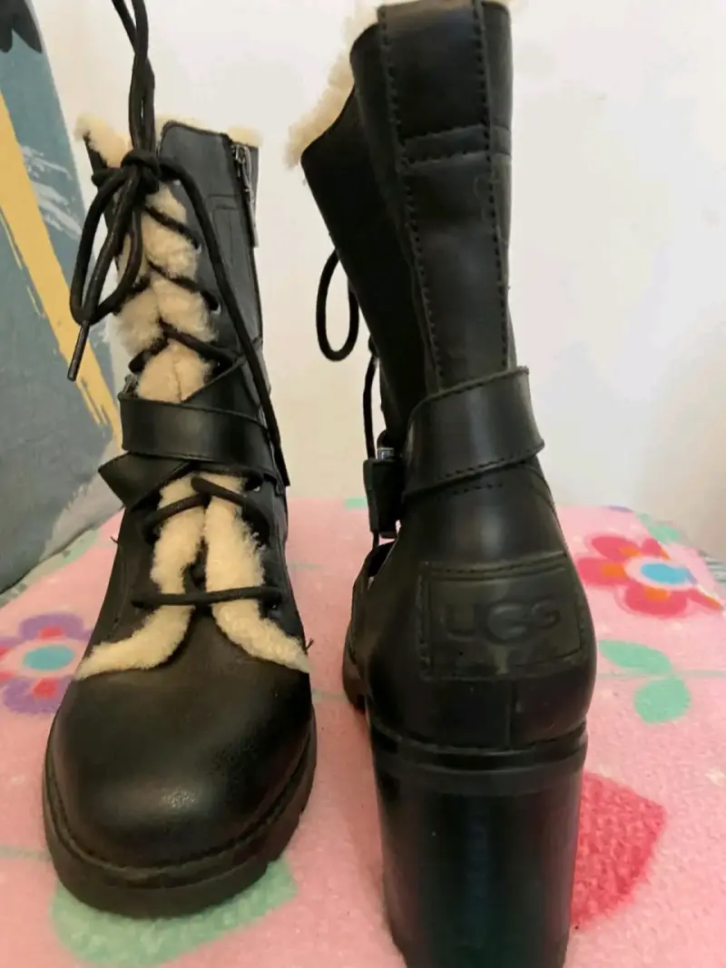 Botines de cuero negro con forro de lana UGG - 3