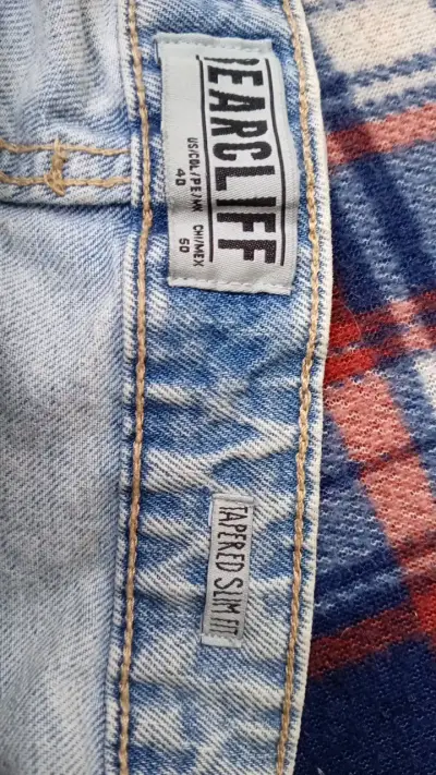 Jeans de mezclilla azul claro para hombre - miniatura 3