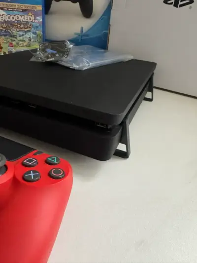 Consola PS4 con 5  juegos y 2 controles. Exc Estad - miniatura 6