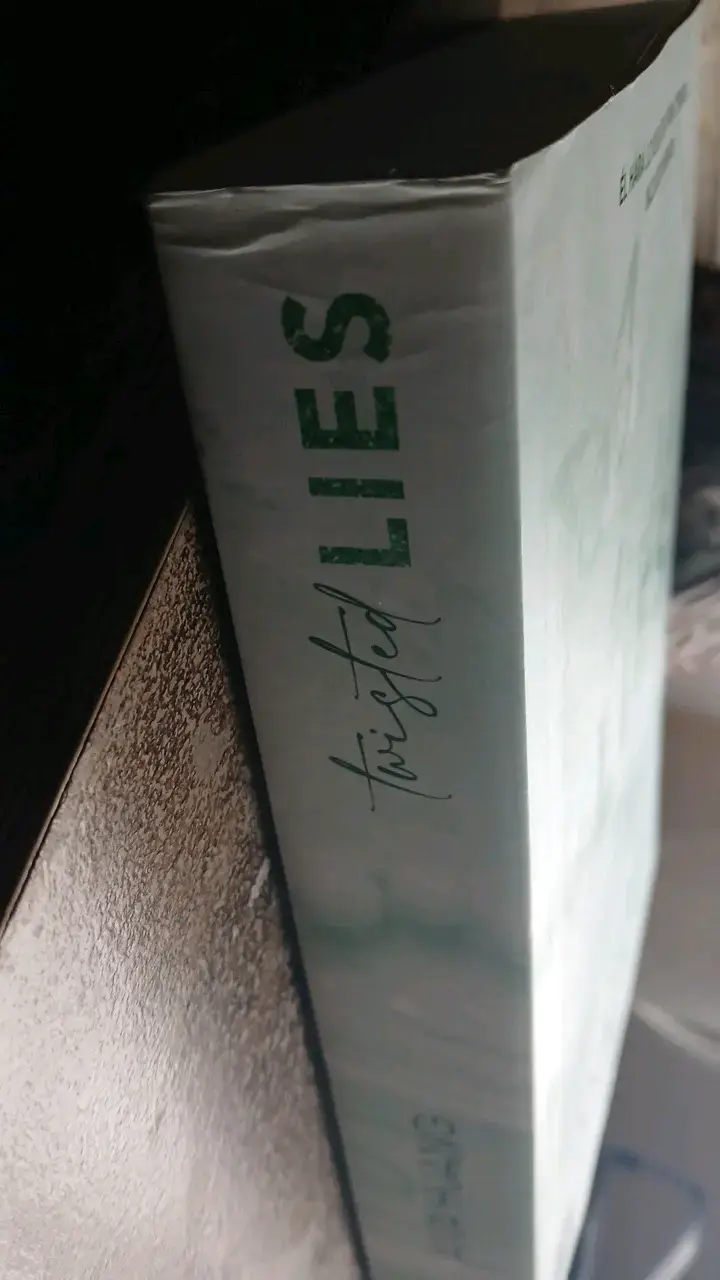 Libro 'Twisted Lies' - 3