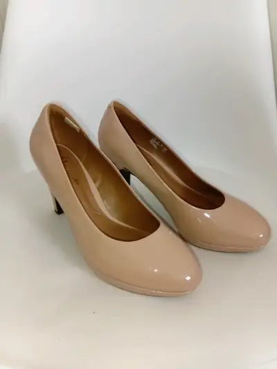 Zapatos 39 de Tacón Clarks Beige para Mujer - miniatura 1