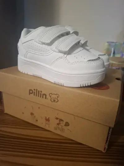 Zapatillas blancas para niños Pillin con velcro - miniatura 2