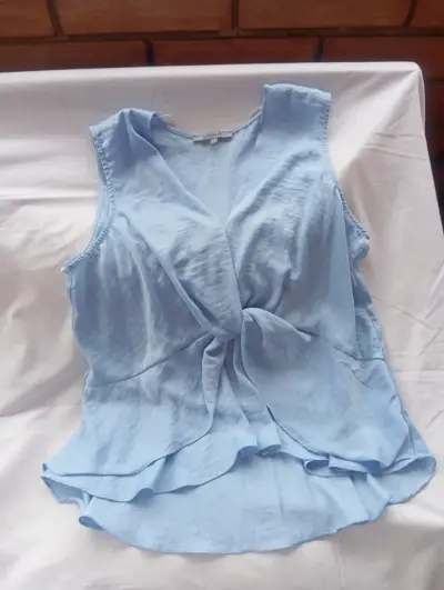 Blusa sin mangas azul claro Basement - miniatura 1