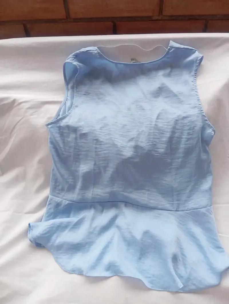 Blusa sin mangas azul claro Basement - 2