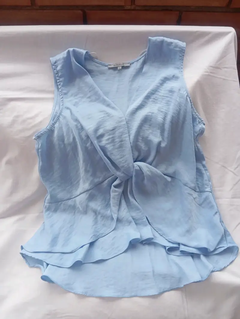 Blusa sin mangas azul claro Basement - 4