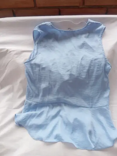 Blusa sin mangas azul claro Basement - miniatura 5