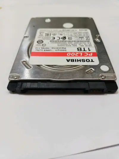 Disco Duro Interno Toshiba 1TB PC L200 - miniatura 3