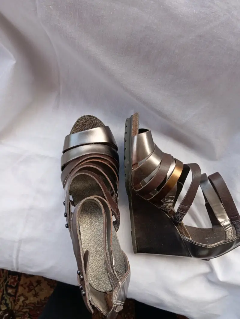 Sandalias de cuña metálicas para mujer - 1
