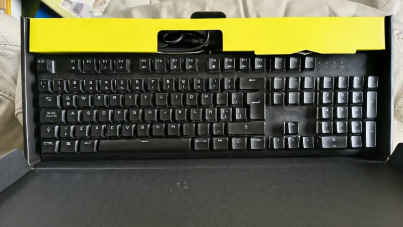 Teclado mecánico Corsair K60 RGB Pro para gaming - 4