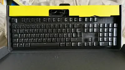 Teclado mecánico Corsair K60 RGB Pro para gaming - miniatura 4