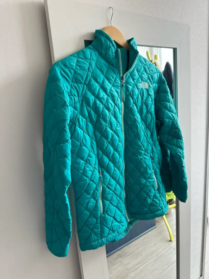 Chaqueta acolchada turquesa The North Face para mujer - 2