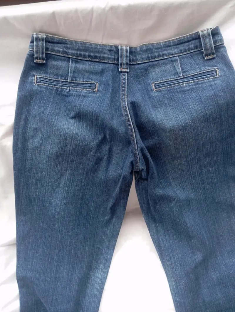 Jeans de mezclilla azul para mujer - 4
