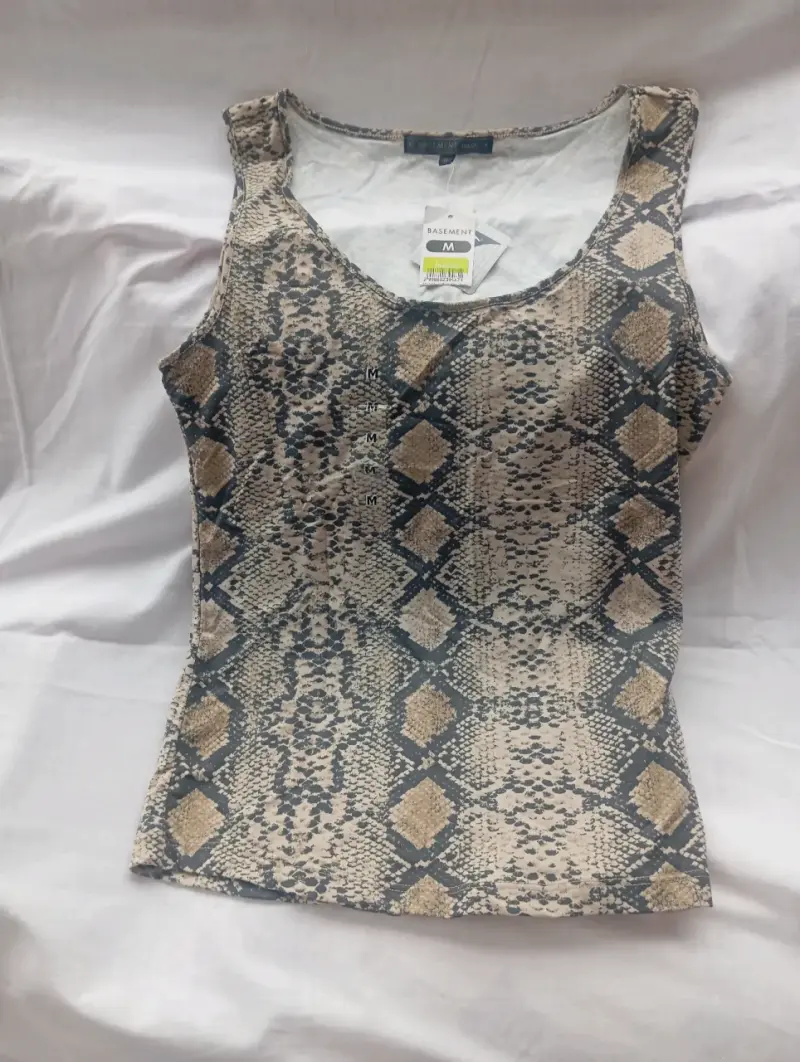 Polera sin mangas estampado serpiente Basement - 1