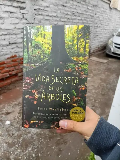 Libro 'La Vida Secreta de los Árboles' de Peter Wohlleben - miniatura 2