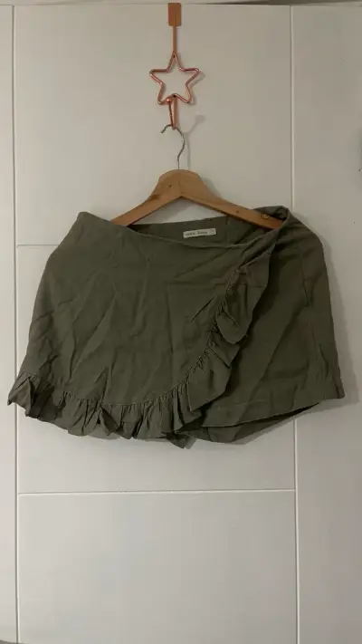 Falda Short corta verde con volantes Index Basics - miniatura 1