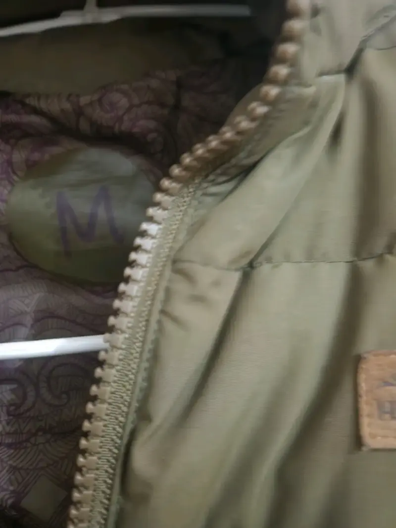 Chaqueta acolchada verde con capucha Haka Honu - 4