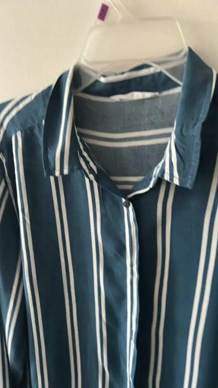 Blusa de rayas azul y blanca para mujer - 2