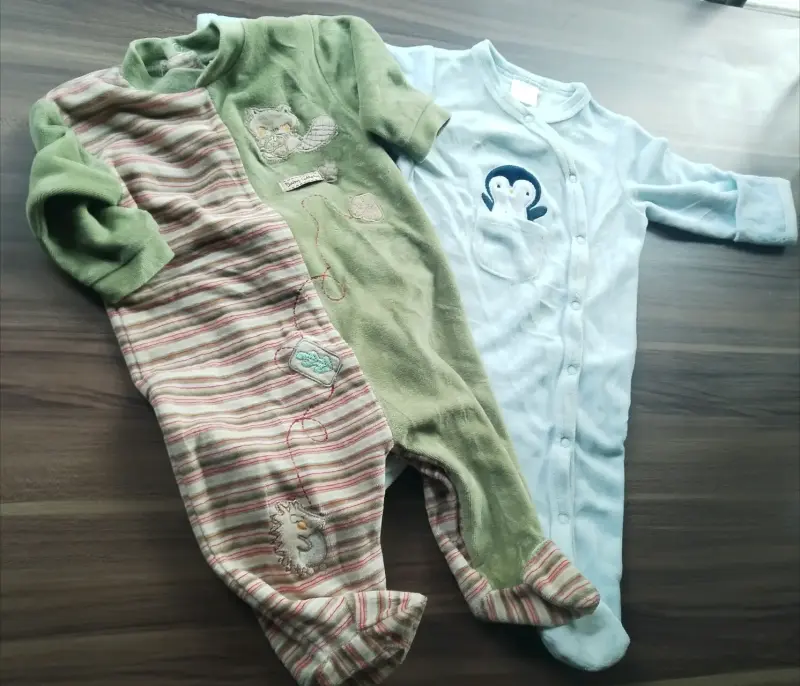 Pijamas de bebé con diseños de animales
