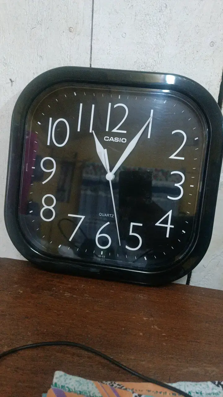 Reloj de pared Casio negro - 1