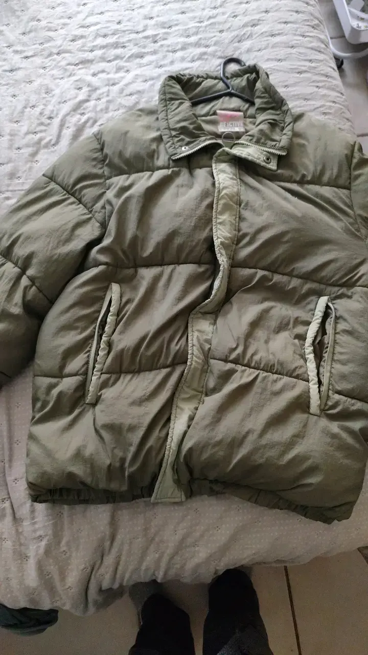 Chaqueta acolchada verde oliva BE Active - 3