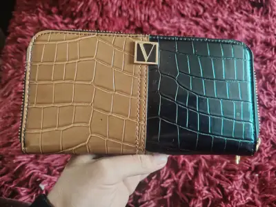 Billetera de cuero bicolor victoria secret - miniatura 1
