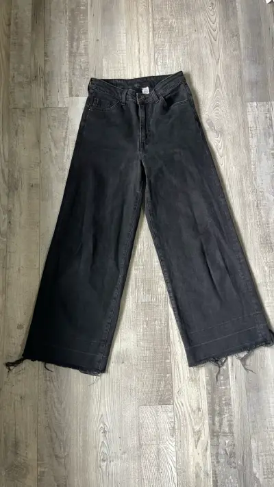Jean negro talla 36/38 — corte ancho - miniatura 1
