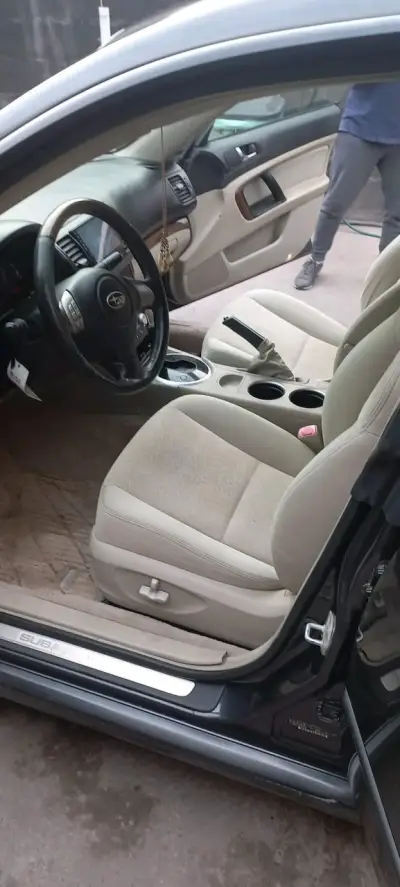 Auto familiar Subaru Legacy 2008 en buen estado - miniatura 5