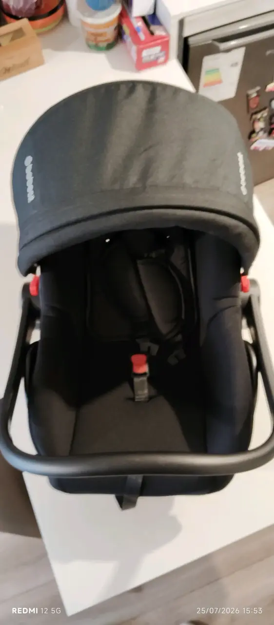 Coche de bebé Bebesit negro ajustable. - 4
