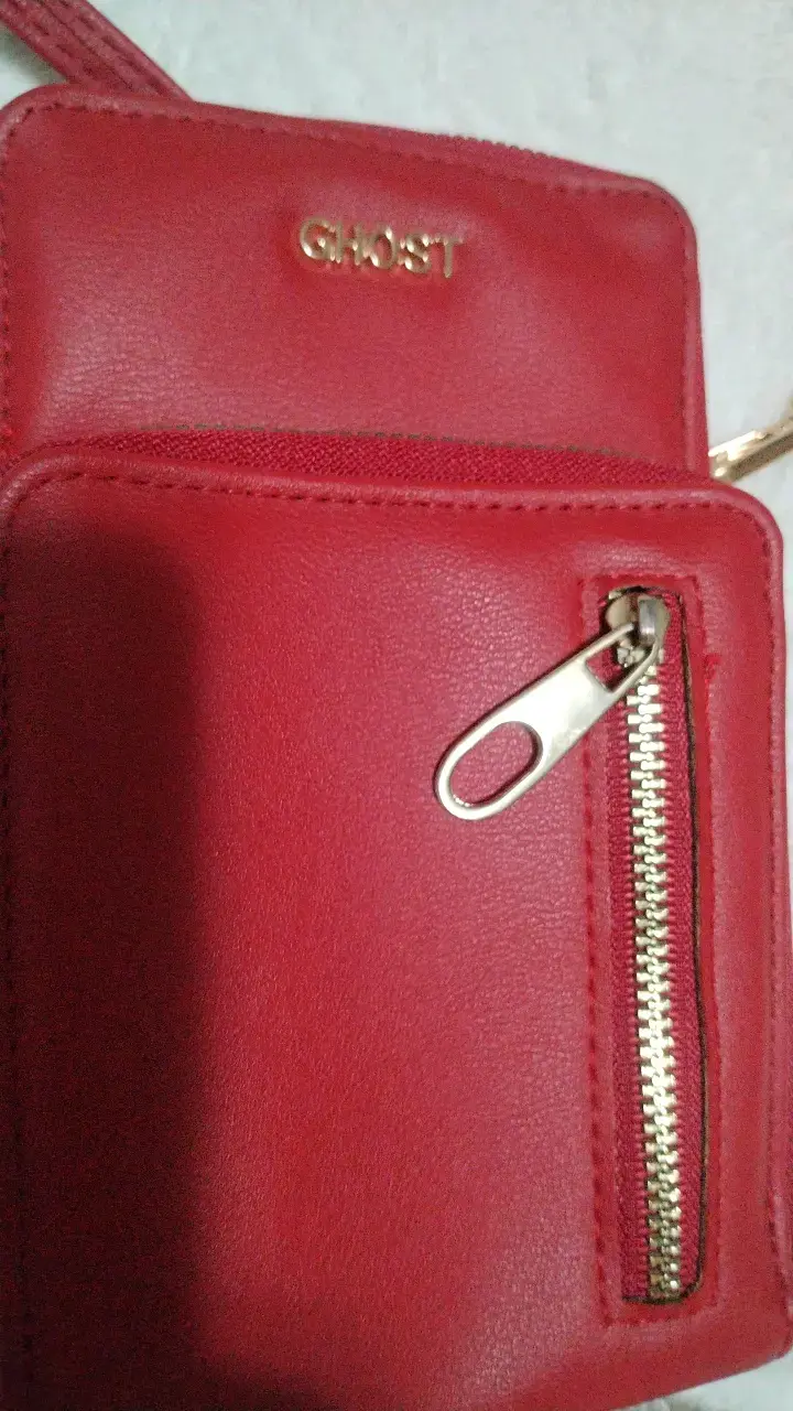 Bolso bandolera rojo con múltiples compartimentos - 2