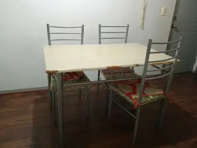 Juego de comedor con mesa y 3 sillas metálicas - miniatura 3