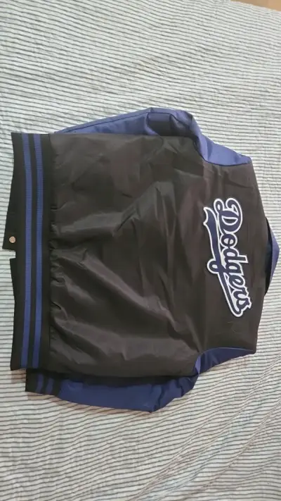 Chaqueta Varsity Los Angeles Dodgers Negra y Azul - miniatura 2