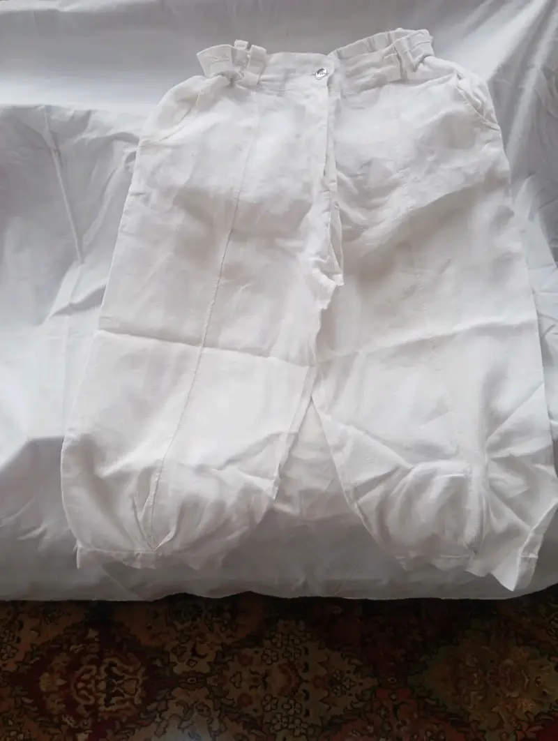 Pantalones blancos Privilege para mujer