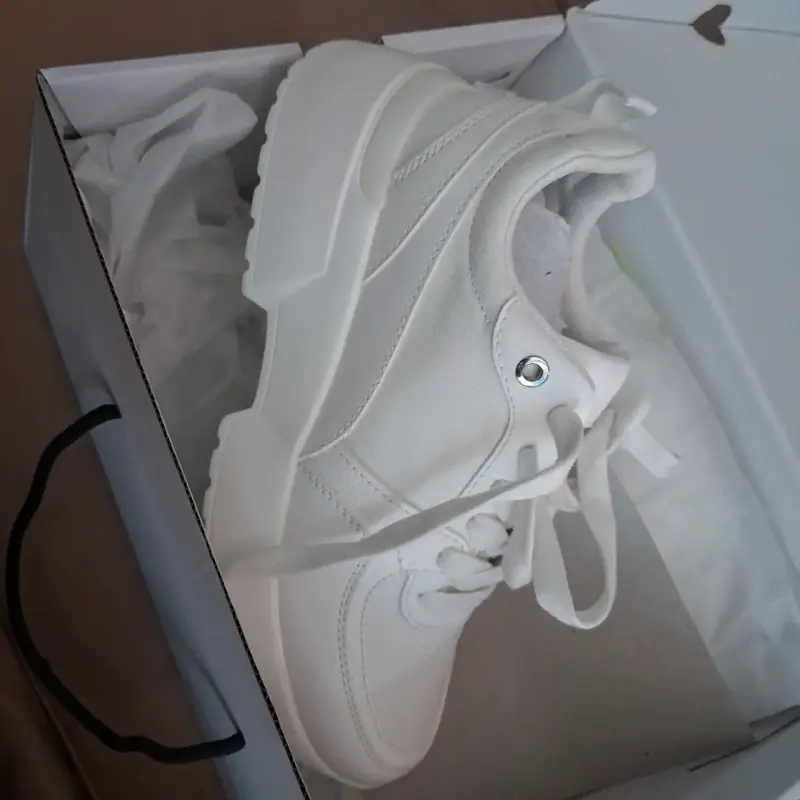 Zapatillas blancas de mujer Basement - 3