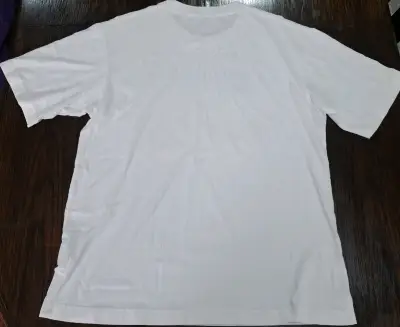 Polera Uniqlo UT x Kenshi Yonezu - miniatura 2
