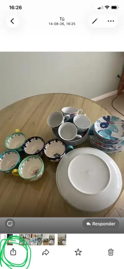 Juego de tazas y platos de cerámica decorados - miniatura 5