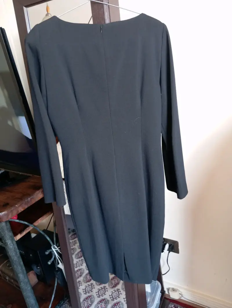 Vestido negro elegante de manga larga - 3