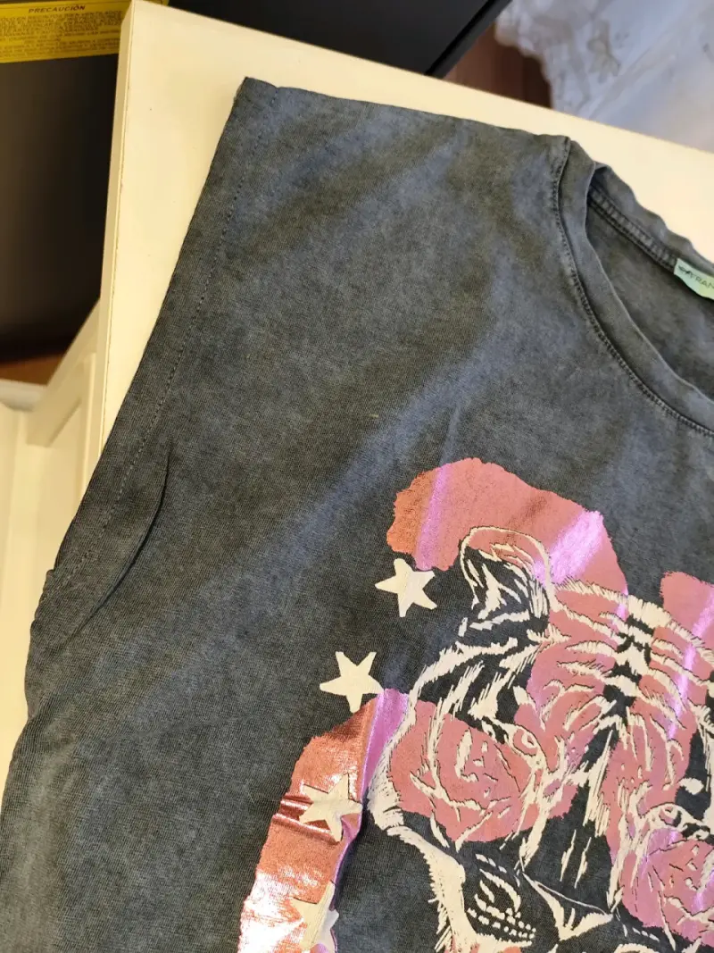 Polera gris con diseño de tigre Franca Fortuna - 3